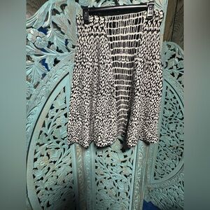 Sioni Black and White A-Line Skirt